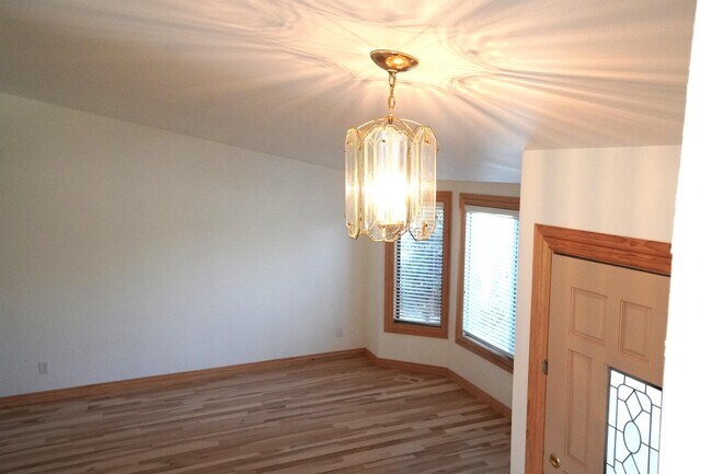 Building Photo - 11965 W Gunsmoke Dr