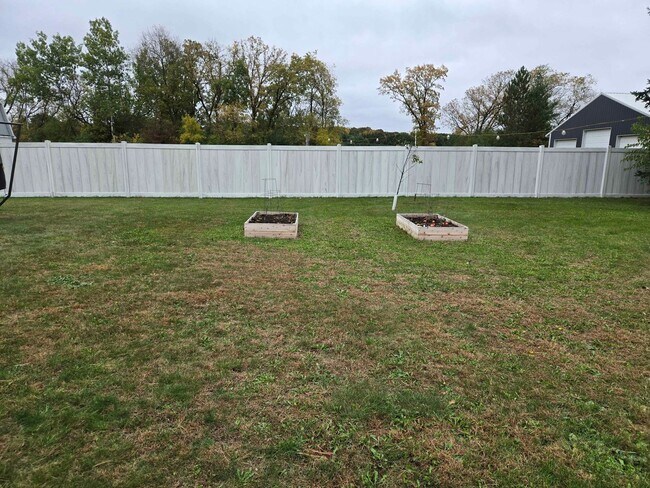 Building Photo - 14995 50th Ave