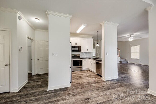 Building Photo - 4505 Hampstead Heath Dr