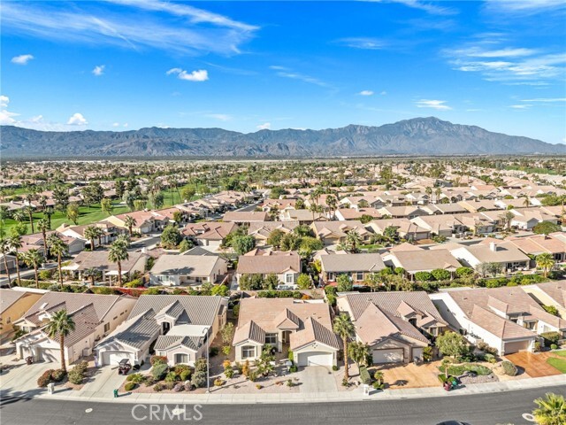 Building Photo - 36627 Crown St