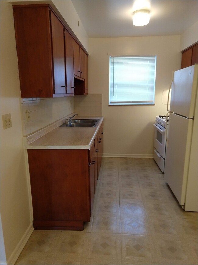 Building Photo - 5361 Plumridge Dr