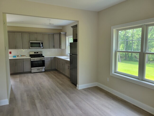 Primary Photo - 211 Mount Horeb Rd