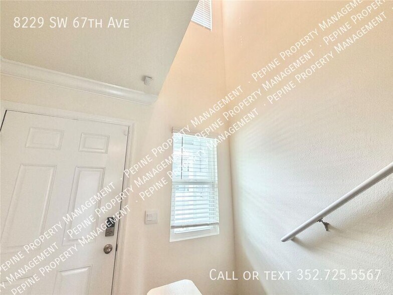Building Photo - 8229 SW 67th Ave