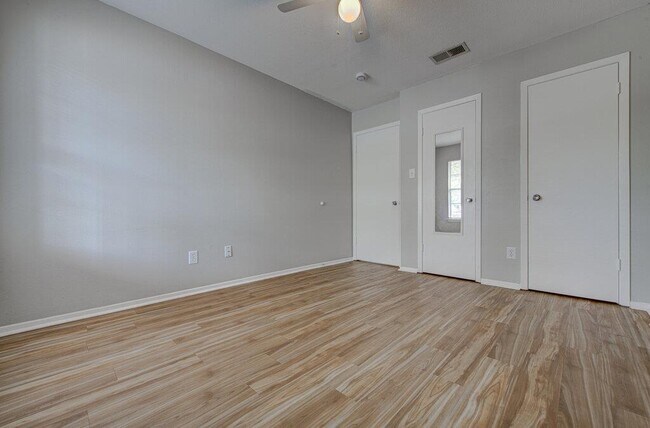 Building Photo - 2109 Singletree Ave