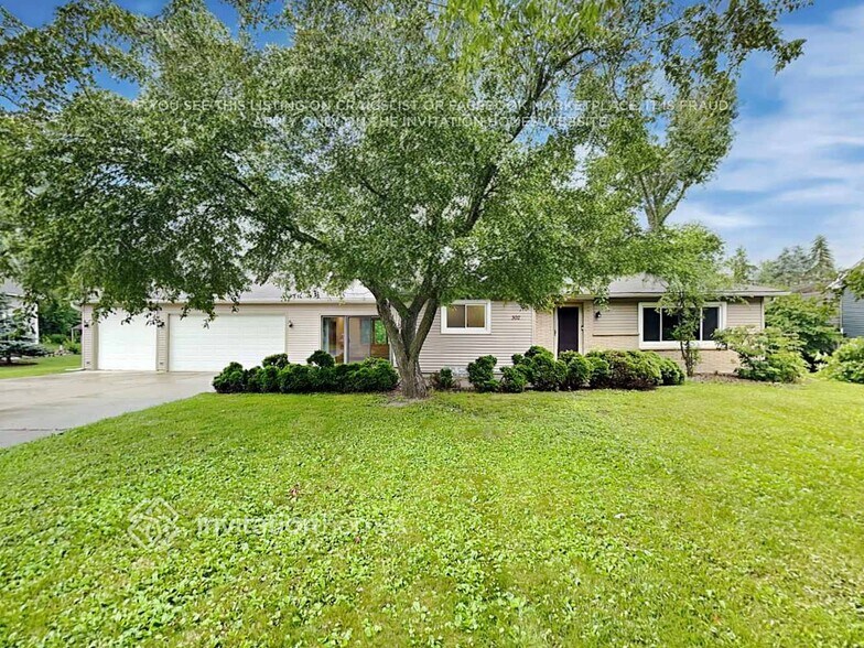 Primary Photo - 302 Zinnia Ln N
