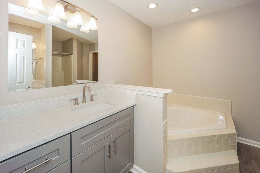 Building Photo - 576 Flint Ridge Ct