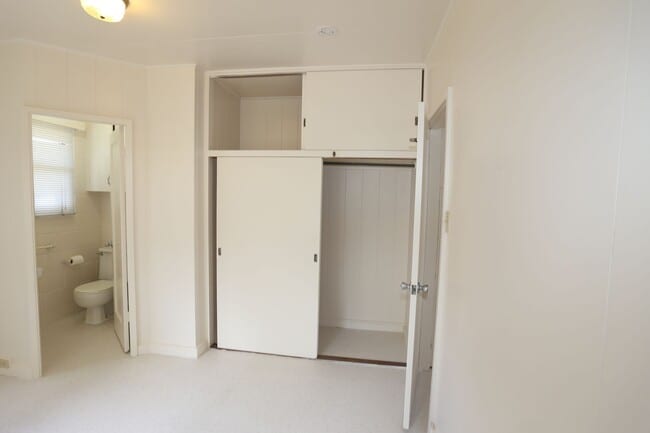 Building Photo - McCully - 1 Bdrm/1 Bath/1 Prkg - $1,300