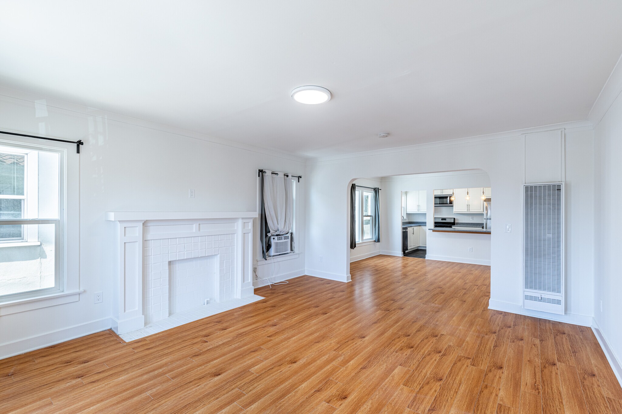 Building Photo - 232 N New Hampshire Ave