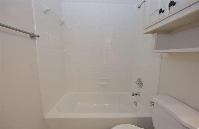 Building Photo - 808 Bahar Ct