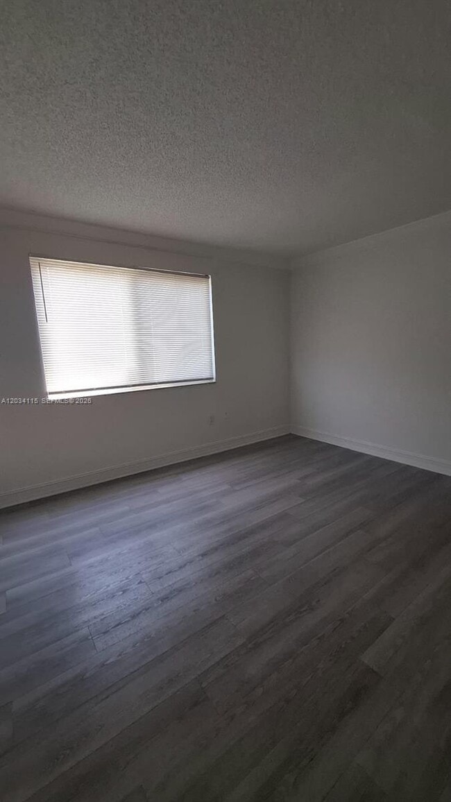 Building Photo - 6940 Miami Gardens Dr