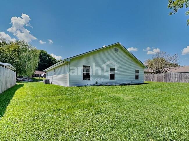 Building Photo - 2524 Cinema Dr