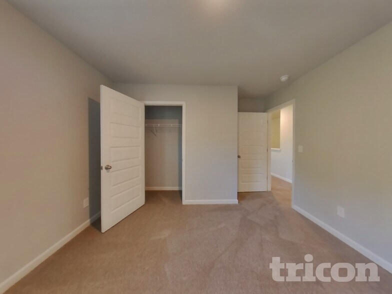 Building Photo - 767 Humphry Dr