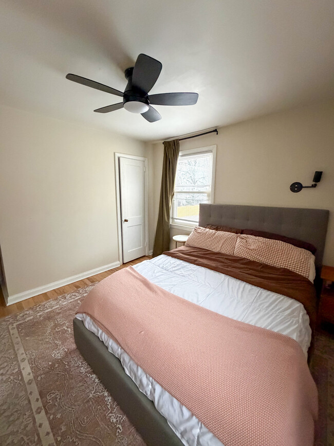 Building Photo - 204 Blanchard Pl