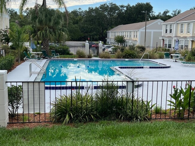 Building Photo - 13536 Embassy Park Ct