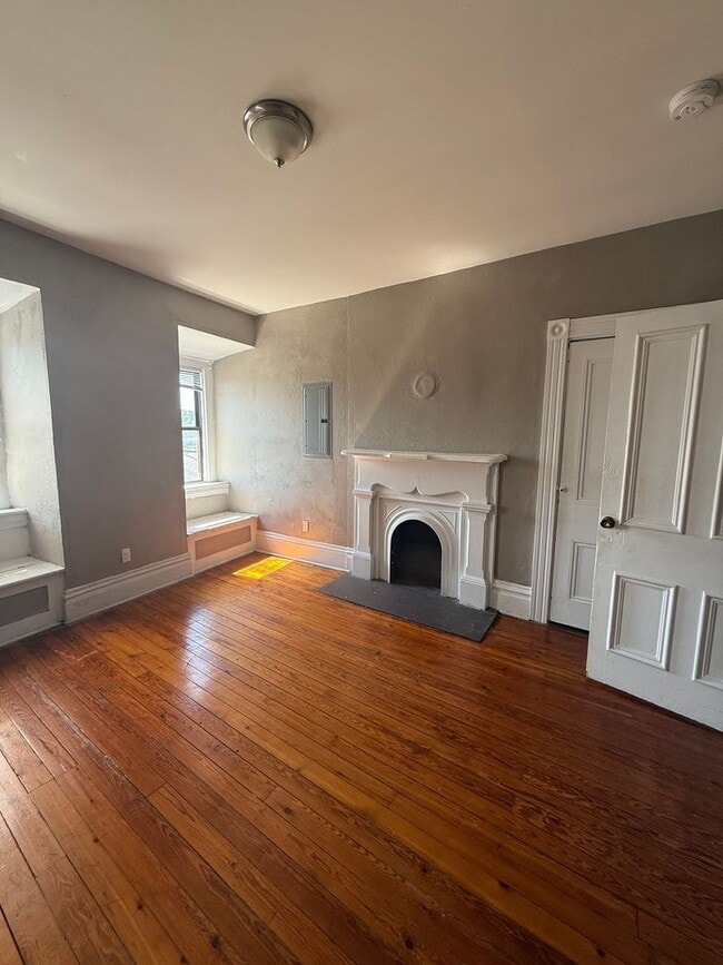 Building Photo - 1608 Lowrie St