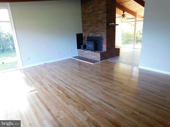 Building Photo - 1242 S Governors Ave