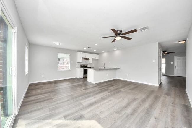 Building Photo - 4114 Fairgreen Ln
