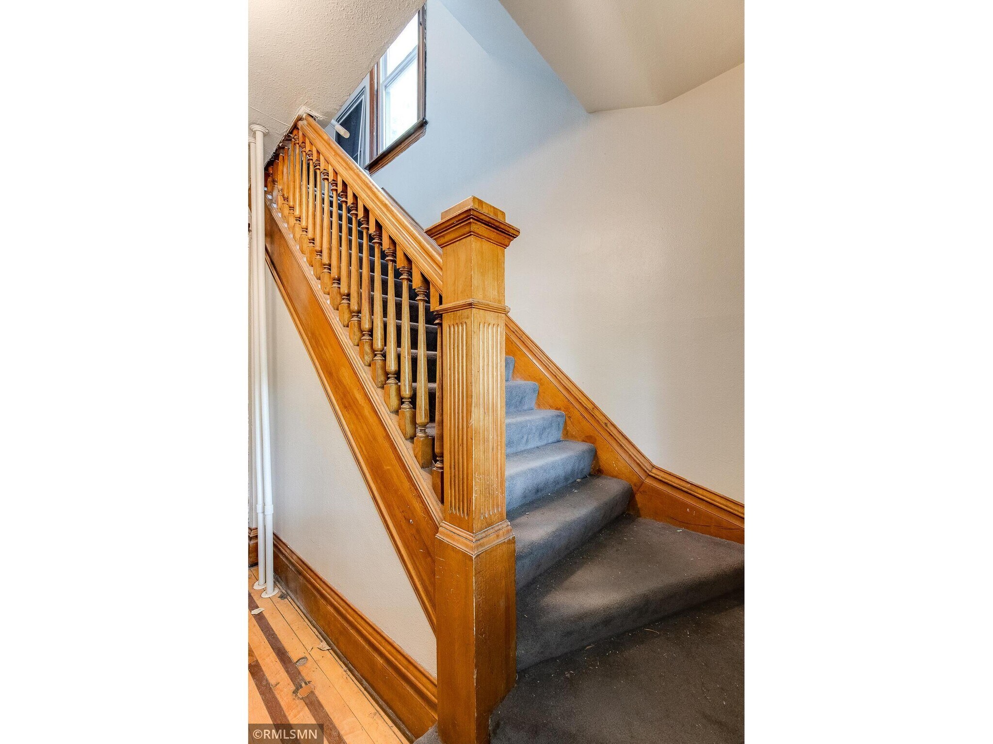 Building Photo - 715 6th Ave SE