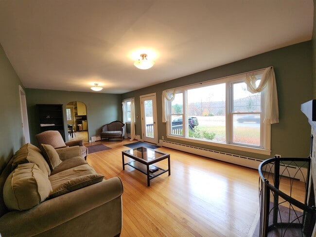 Building Photo - 907 W Swanzey Rd