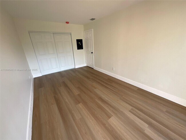 Building Photo - 7133 SW 115th Pl