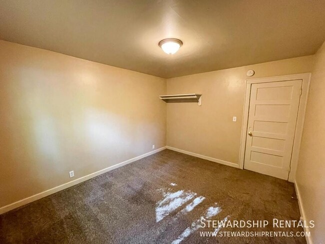 Building Photo - 1648 E 24th Ave