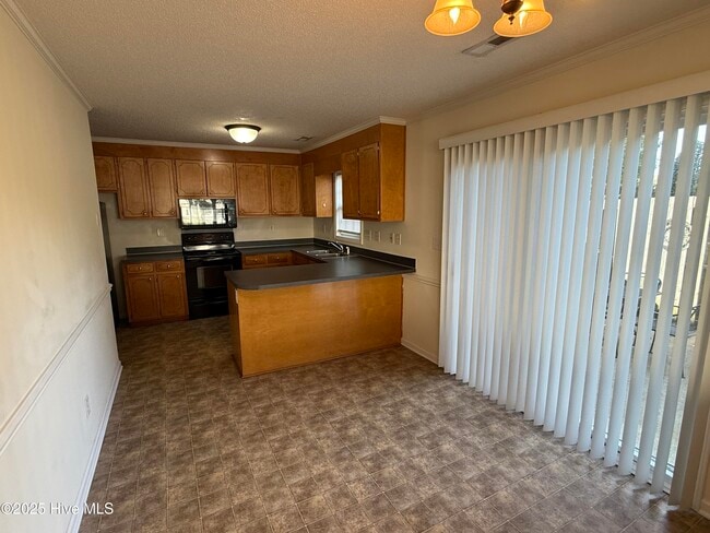 Building Photo - 4033 Cobblestone Dr