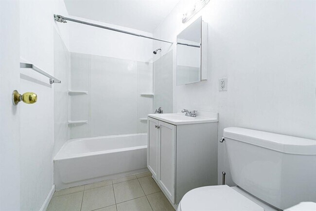 Building Photo - 227 Christopher Columbus Dr