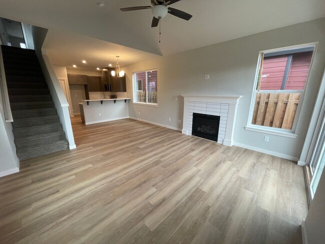 Building Photo - Modern 3b/2ba Energy Star Certified Home I...