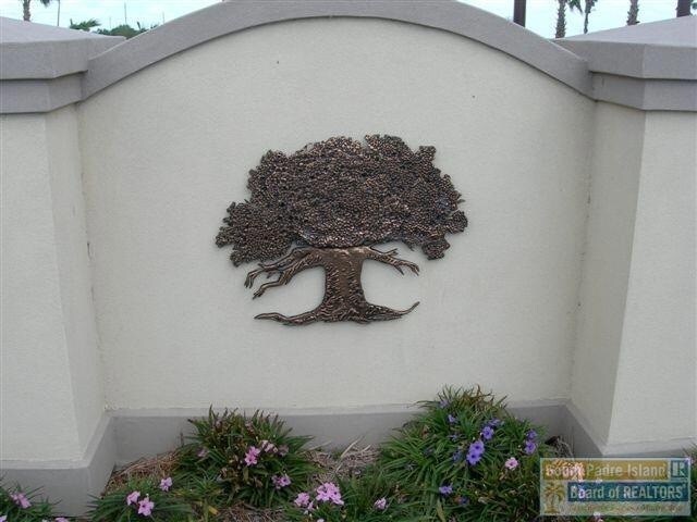 Building Photo - 9 Doral Dr