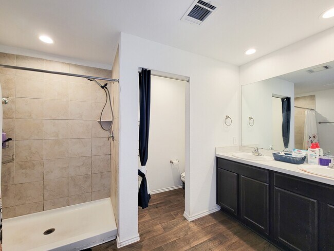 Building Photo - 14741 Hazel Br Dr