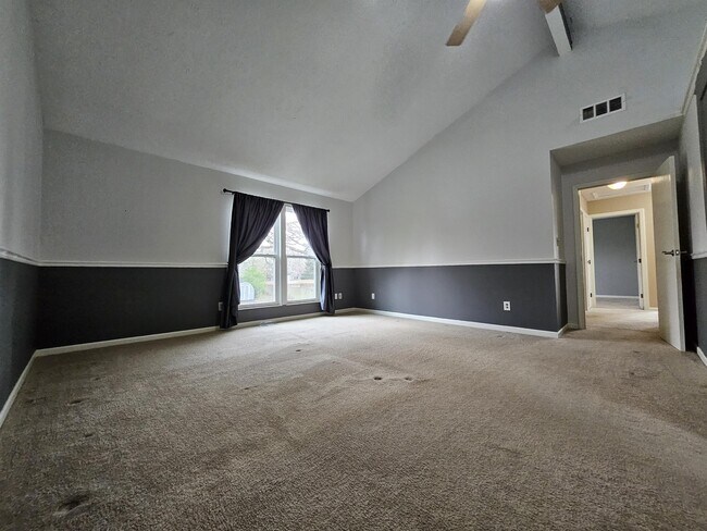 Building Photo - 7645 Bayridge Dr