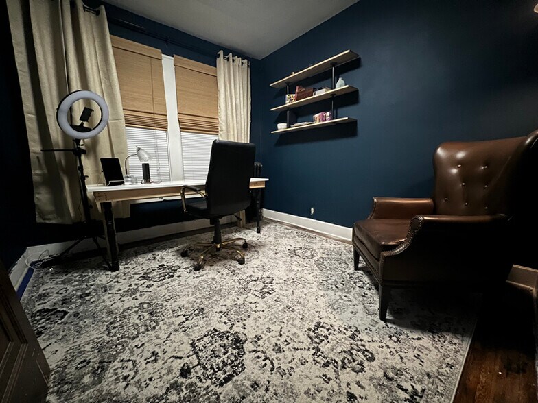 Building Photo - 3819 W Philadelphia St