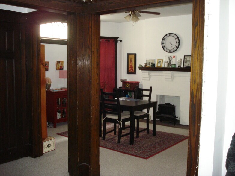 Building Photo - 118 Russell St