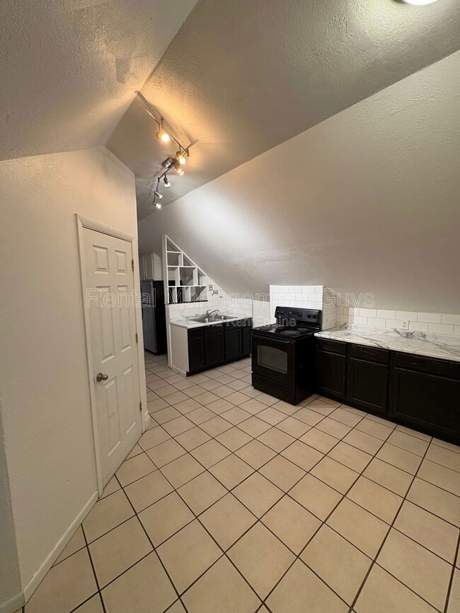 Building Photo - 793 Selby Ave