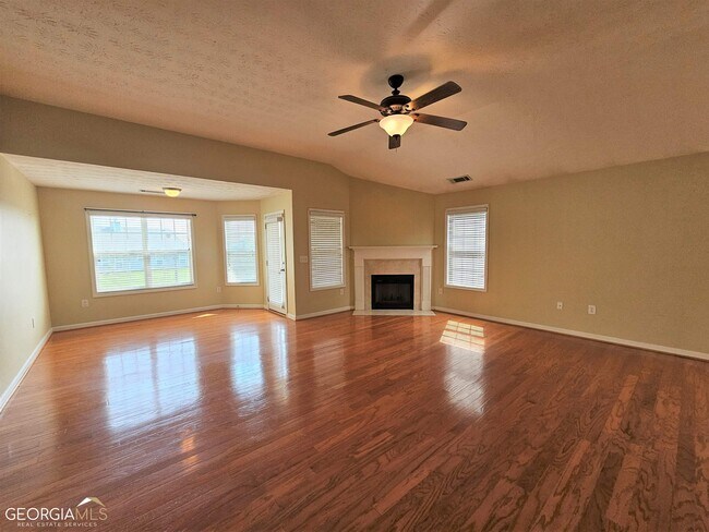 Building Photo - 45 Manchester Ln