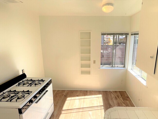 Building Photo - 3539-3541 Lewis Ave. Long Beach, CA 90807