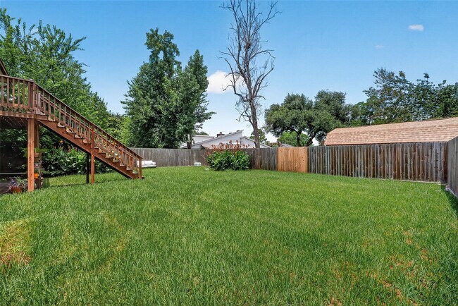 Building Photo - 15927 Eastcape Dr