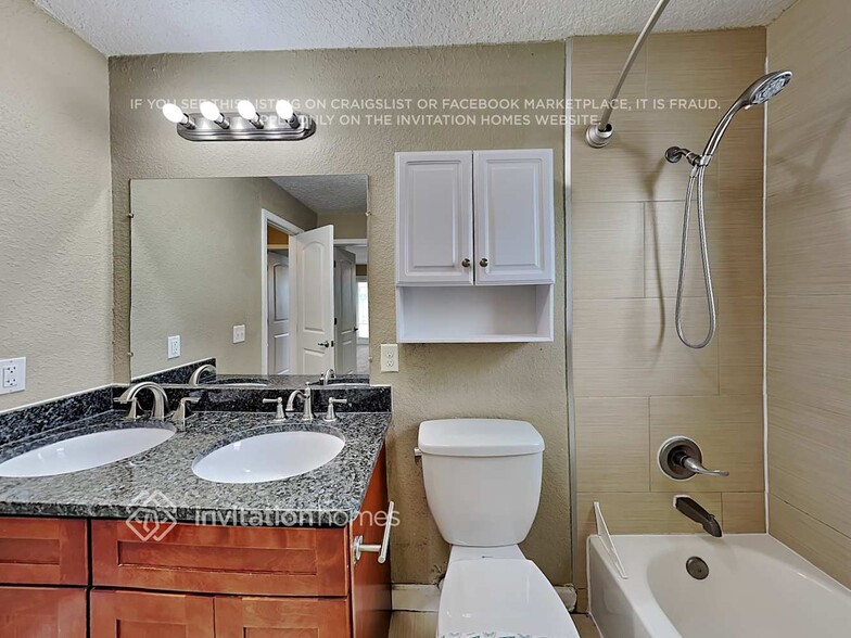 Building Photo - 410 4th St S