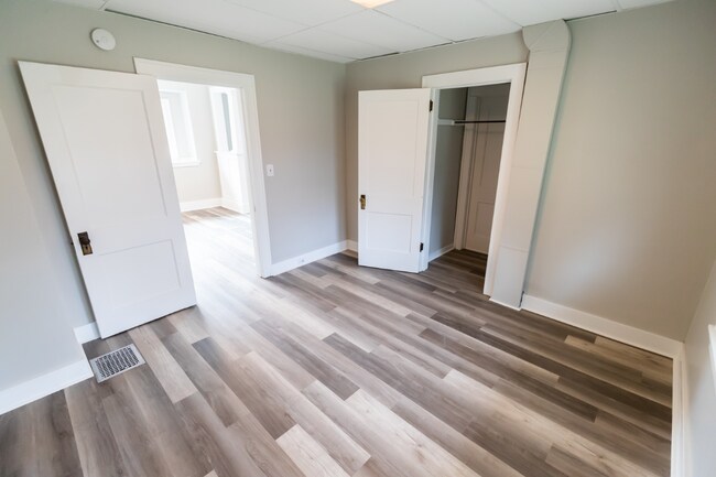 Building Photo - 1056 Watson St SW