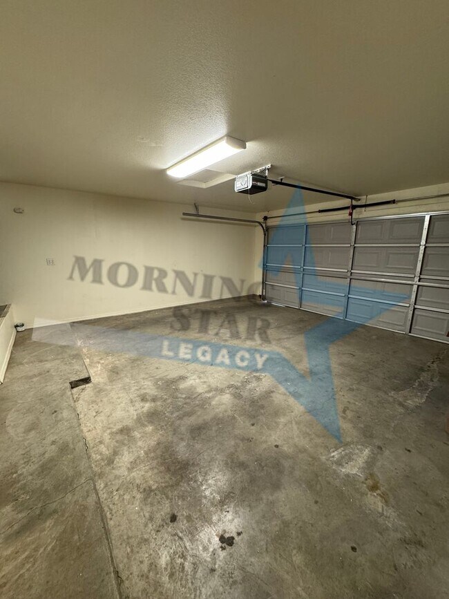 Building Photo - REDUCED! Spacious 4 Bed House in Rincon Mesa!