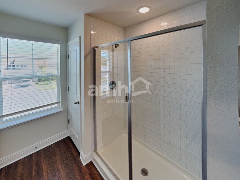 Building Photo - 815 Heavenly Dr