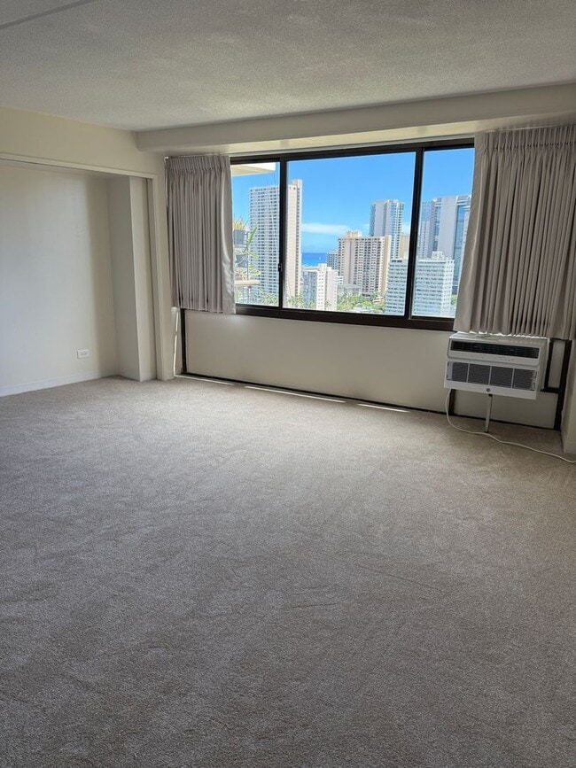Building Photo - Studio Apt with Amazing City Views Located at Marco Polo!!!