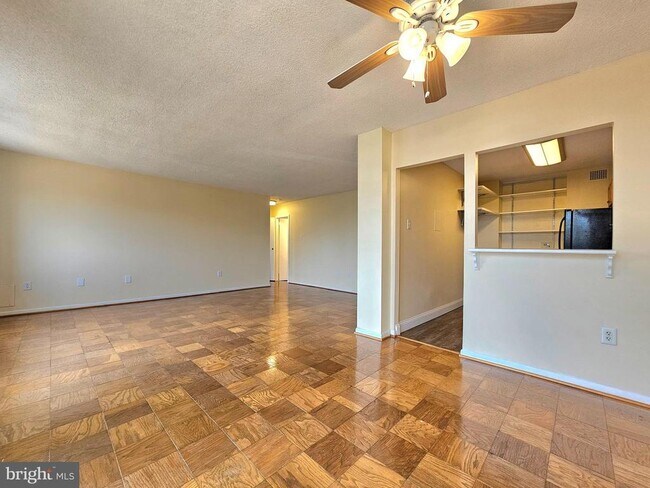 Building Photo - 2059 Huntington Ave