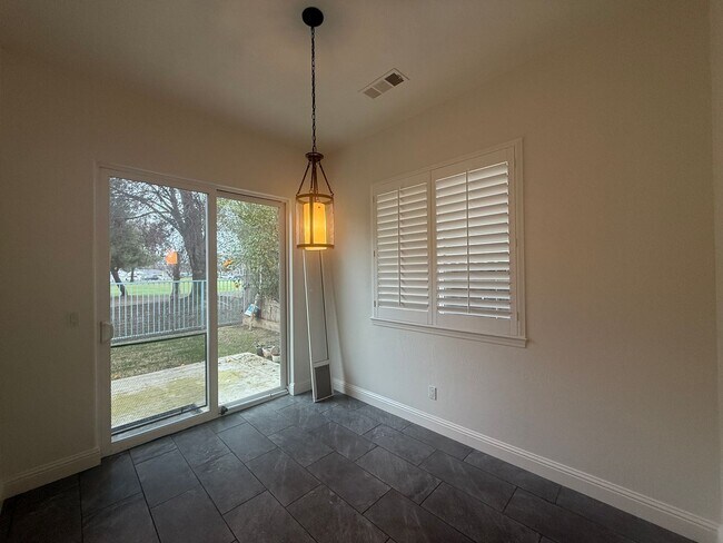 Building Photo - ***JUST REDUCED!!!*** 2-Bedroom, 2-bathroom single level home located in Country Club Villas in L...