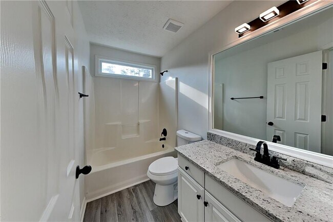 Building Photo - 3070 Serenade Ct