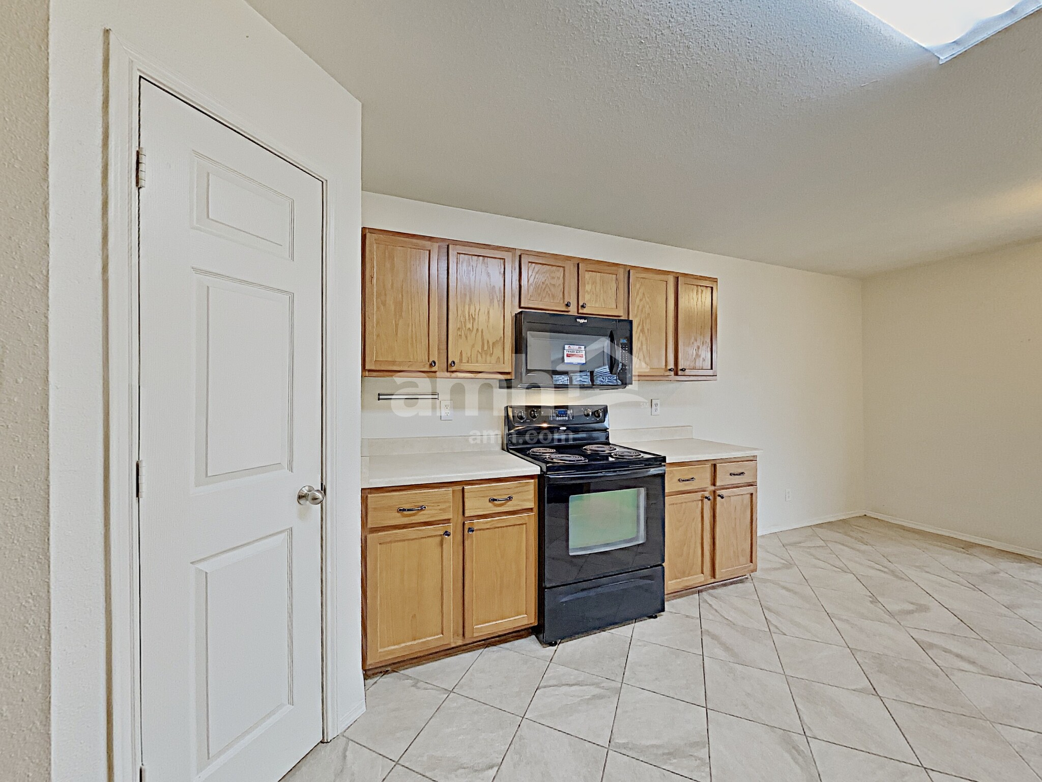 Building Photo - 9715 Woodland Pines