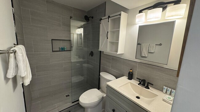 Building Photo - 2018 Morningside Dr