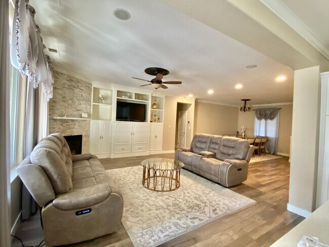 Primary Photo - 8654 N Heartland Way