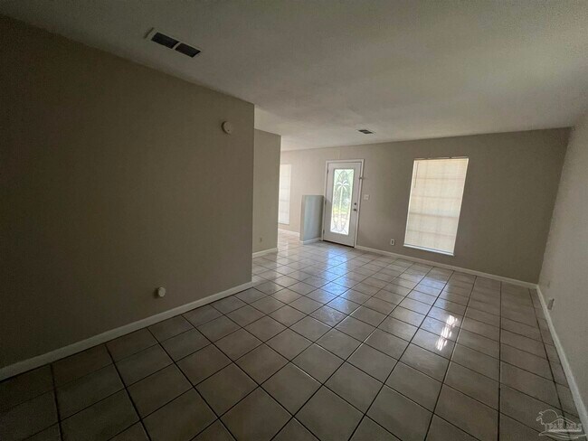 Building Photo - 5859 Mapleton St