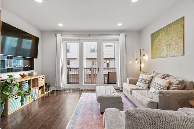 Building Photo - 5136 Randolph Rd